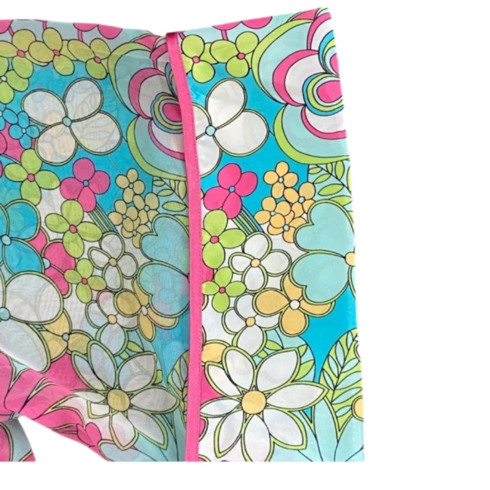 Plus Size 2X Y2K Vintage 60s 70s inspired Mod Floral Silky Robe Size 2X